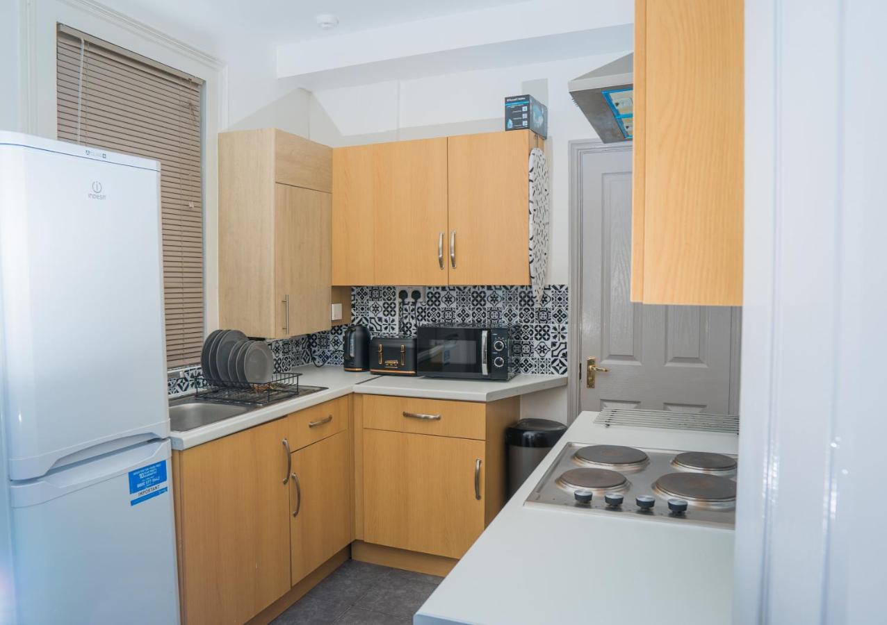 The Highfield Villa, 5 Bedrooms, Northampton Centre, Sleeps 10 Exterior foto