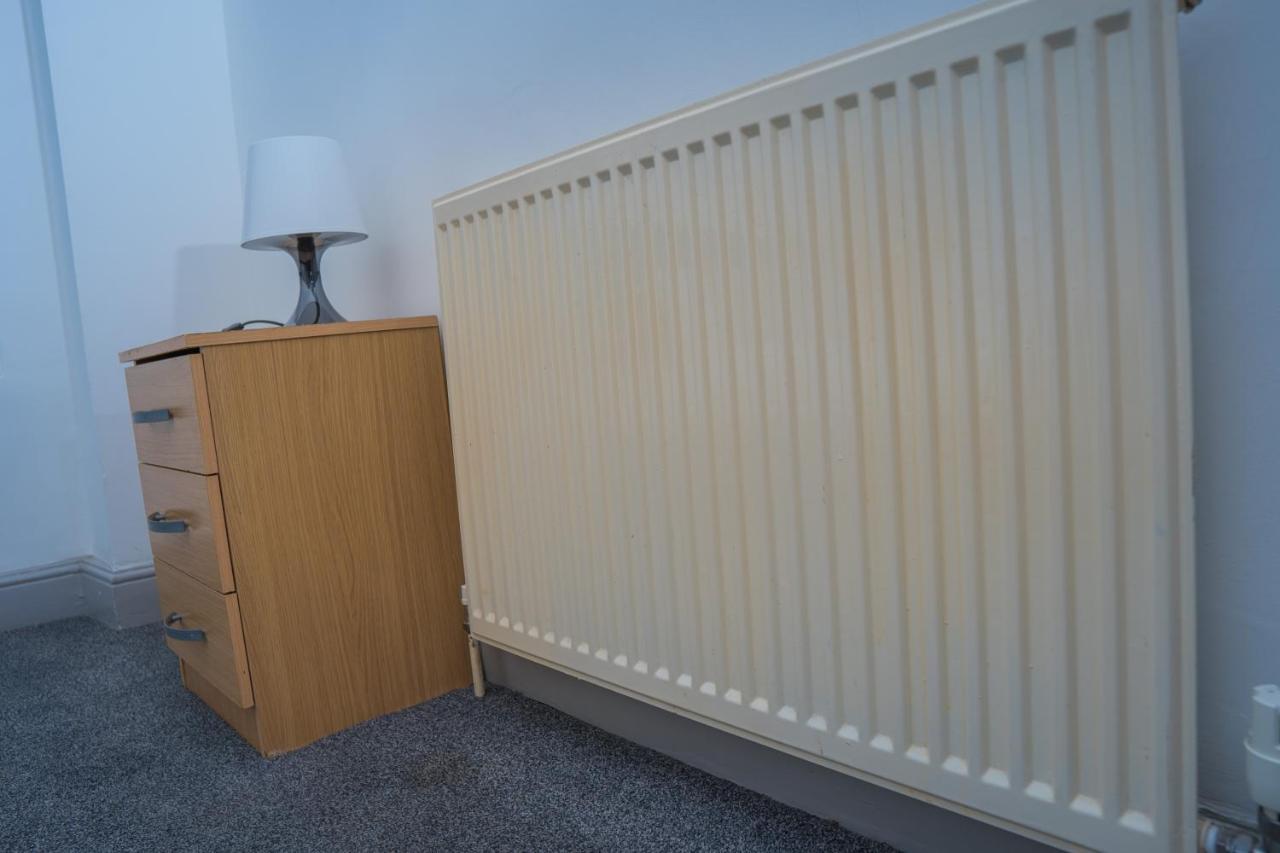 The Highfield Villa, 5 Bedrooms, Northampton Centre, Sleeps 10 Exterior foto